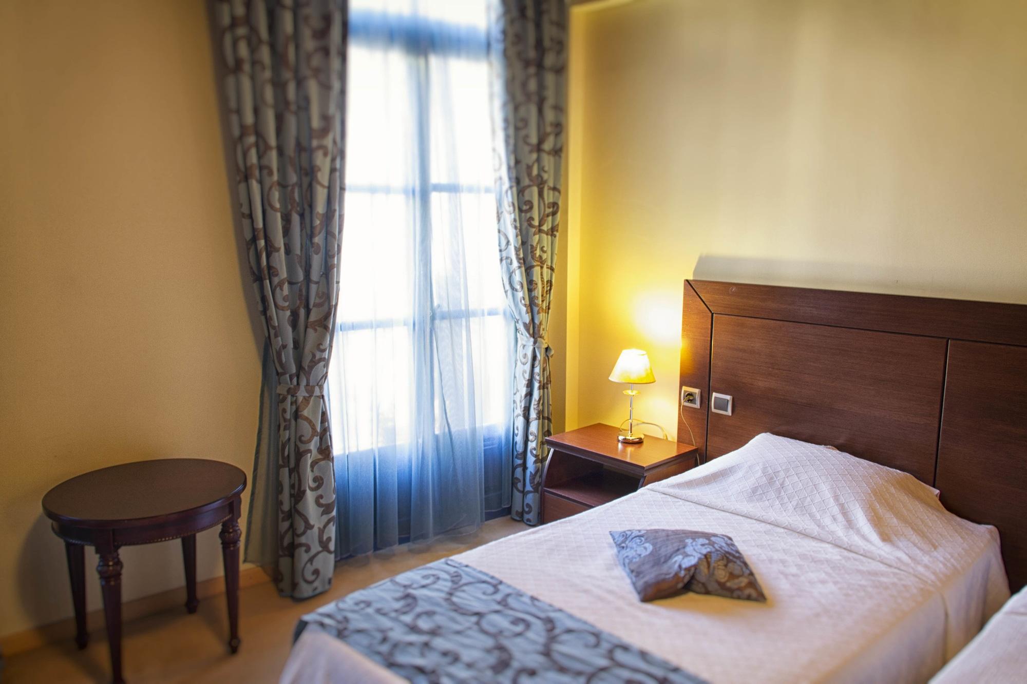 Dias Hotel นาฟปลิโอ ภายนอก รูปภาพ